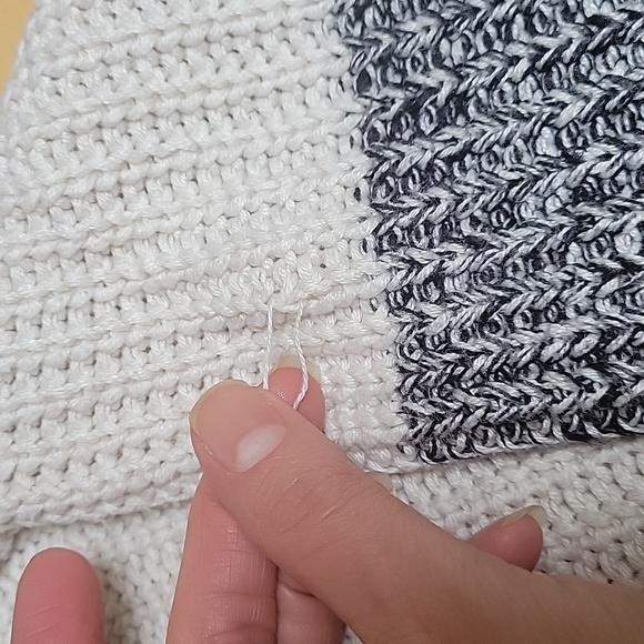 Sweater - Picture 4 of 6